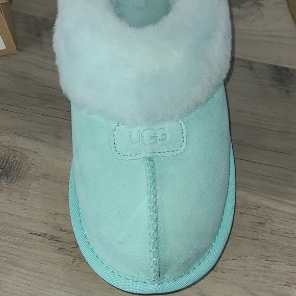 UGG Slippers - Picture 3 of 5